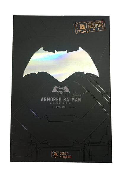 Embalagem Frente - Batman v Superman - Armored Batman SDCC 2019 Exclusive - CrossOversPT